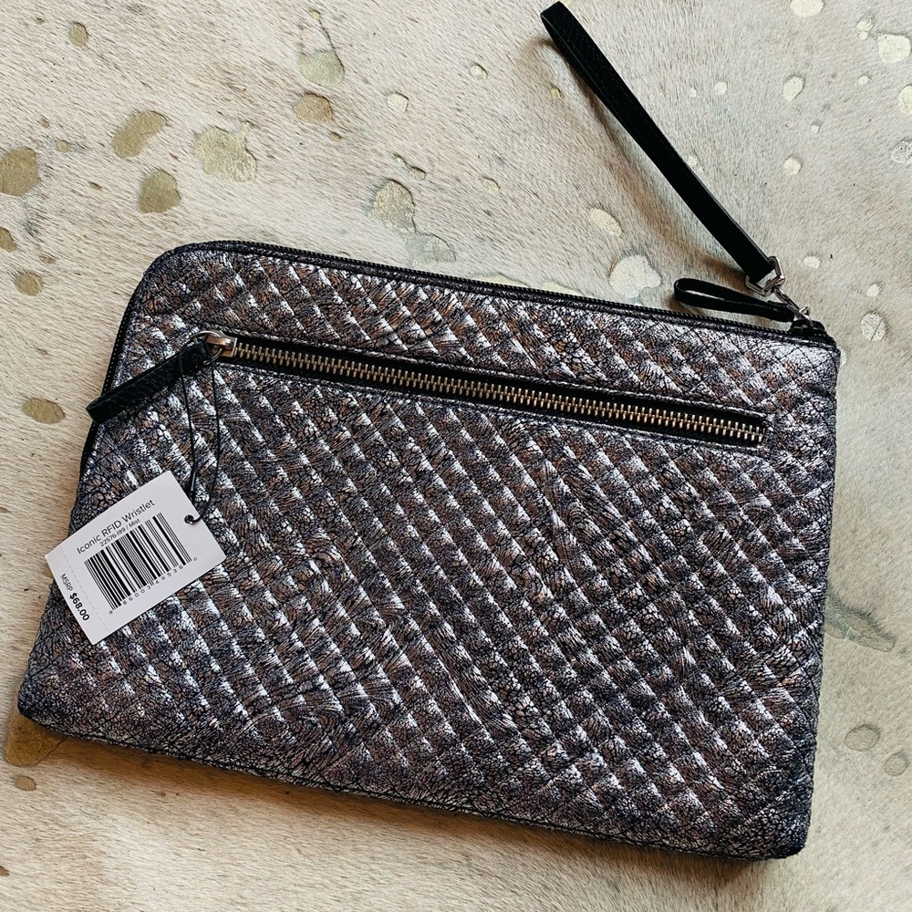 Vera Bradley Iconic RFID Wristlet NWT